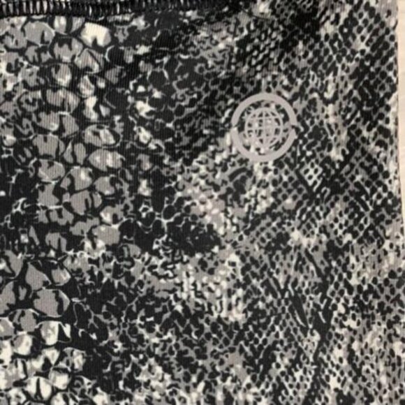 Max Studio Women's Activewear Animal Print Earth Leggings Gray Snake Print - Picture 8 of 11